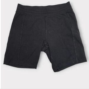Medium - Lululemon Compression Shorts
